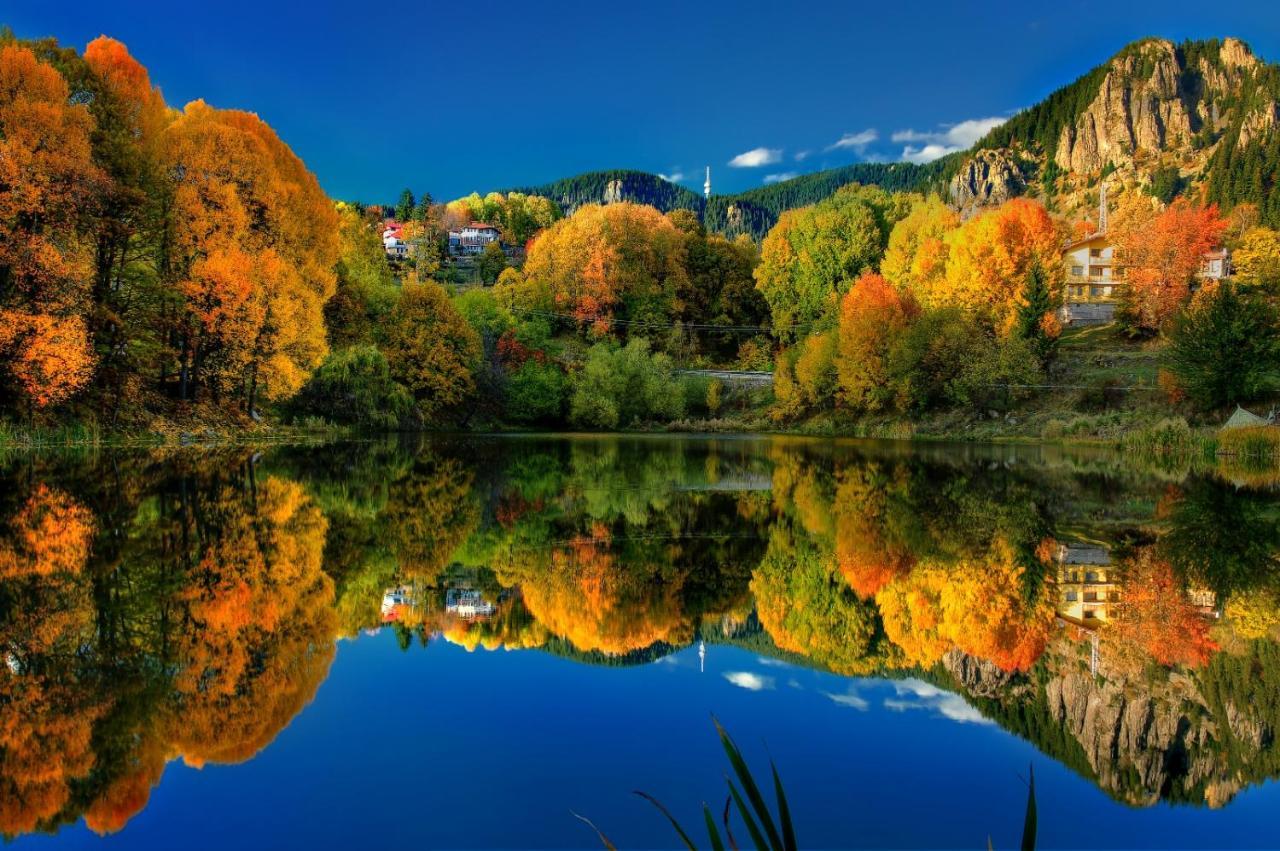 Stand'Art - апартамент в Mountain Lake complex, Смолянски езера Экстерьер фото